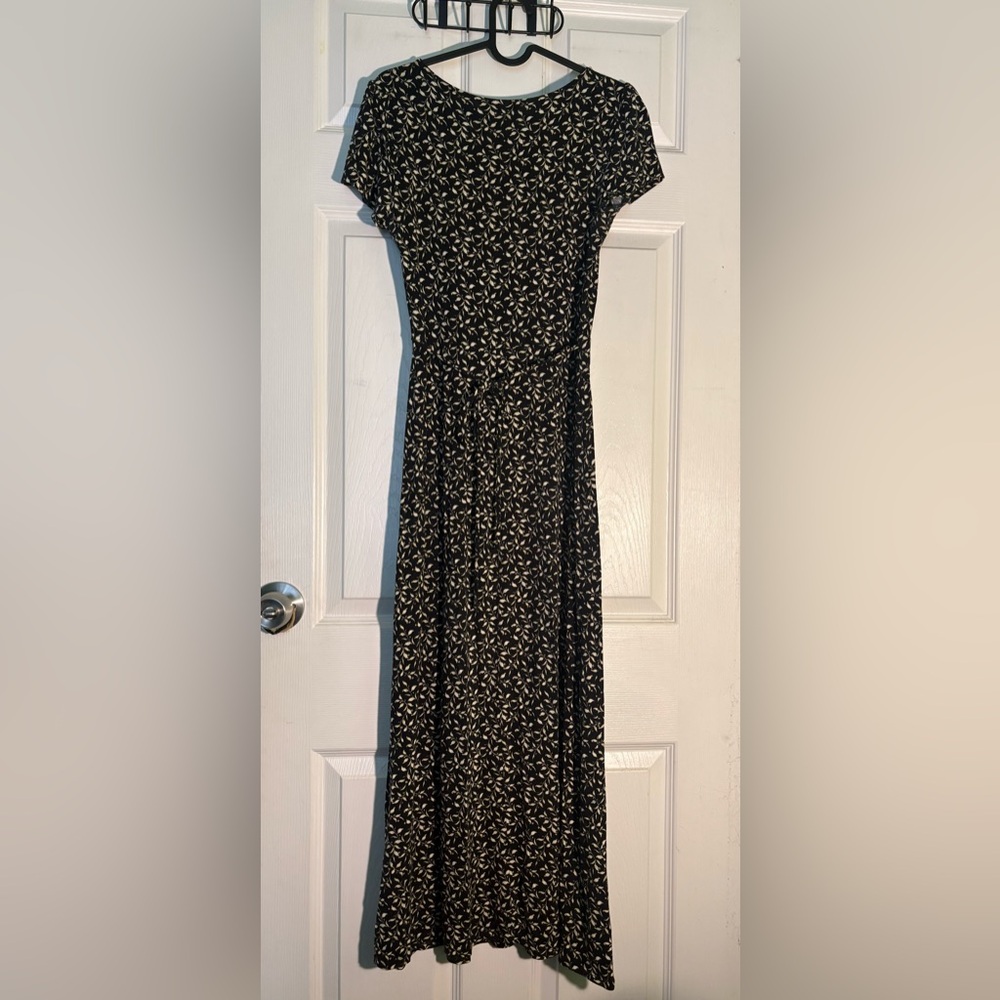 Forever 21 Black and White Patterned Maxi Dress